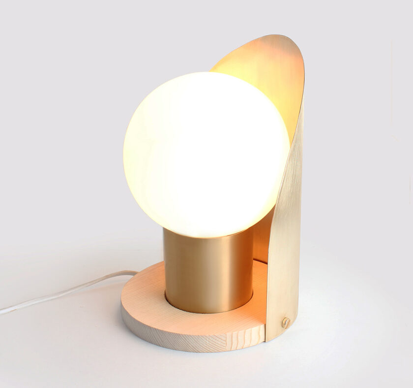 Globe lamp brass table light